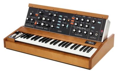 Mini moog